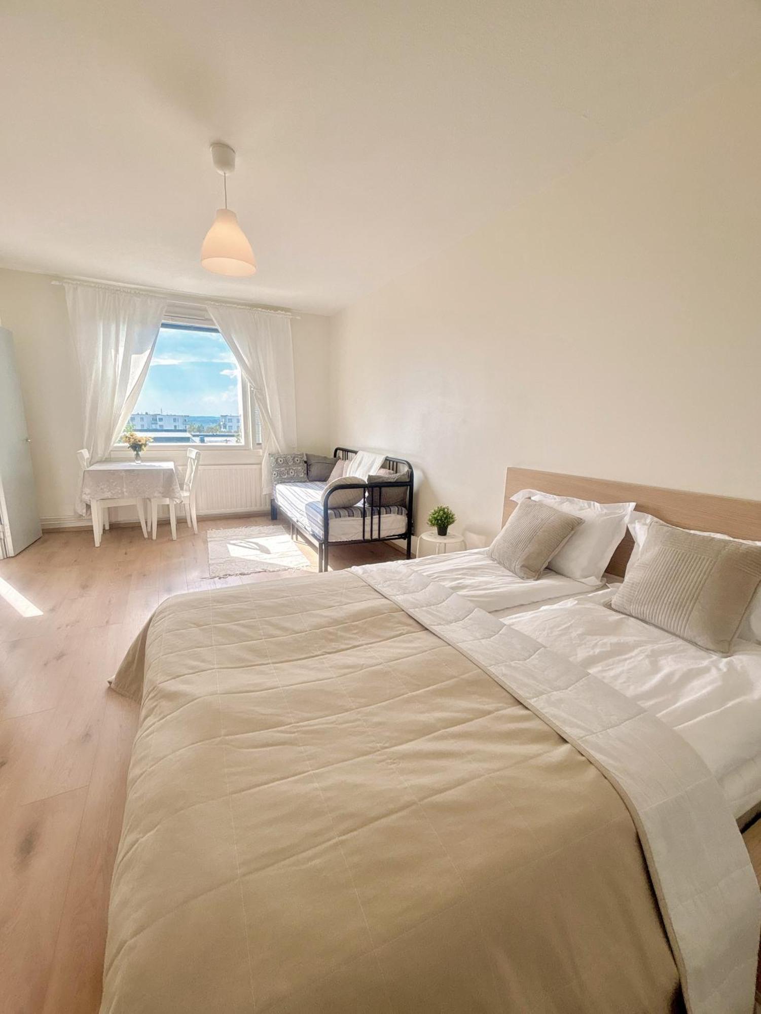 Modern Studio, Private Free Parking ,Near Metro ヘルシンキ エクステリア 写真